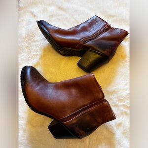 Arturo Chiang Chestnut Heeled Boots sz 9M